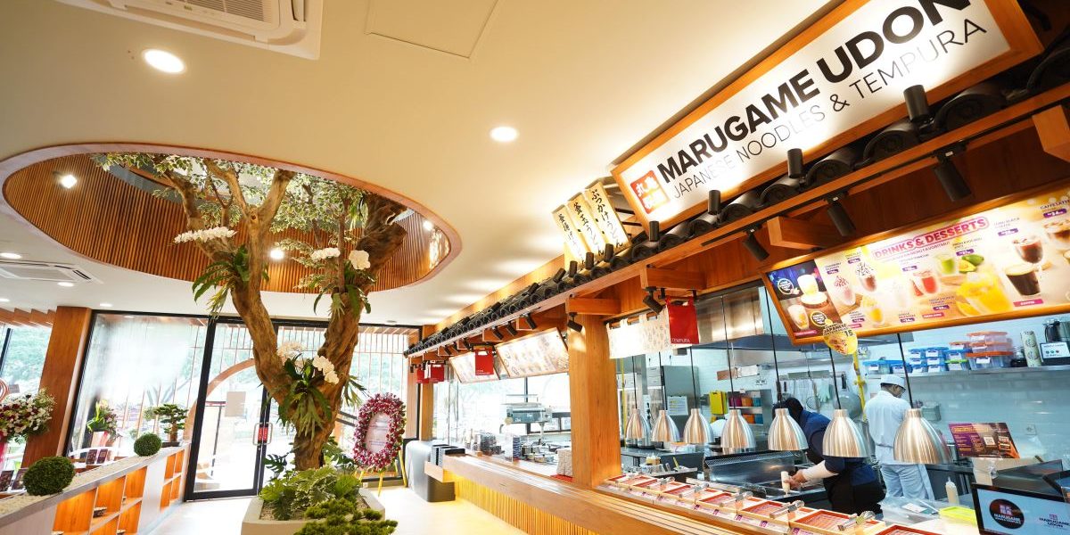 Marugame Udon rayakan pencapaian dengan menerbitkan gerai ke-100