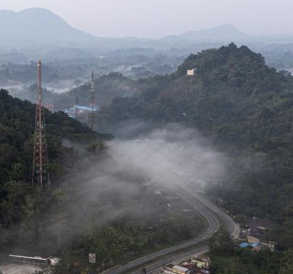 FOTO: Meniti Jalur Darat Indonesia ke Brunei Darussalam